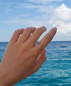 Minimalistic Ocean Wave Ring