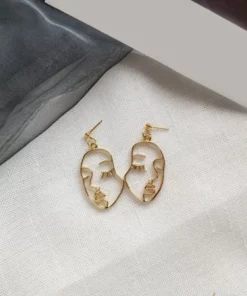 Zinc Alloy Wire Face Earrings