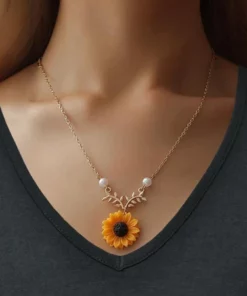 Zinc Alloy Sunflower Pendant Necklace With Leaves