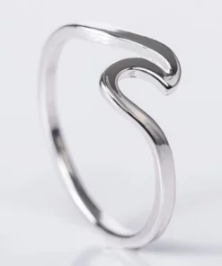 Minimalistic Ocean Wave Ring