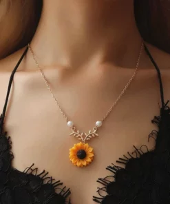 Zinc Alloy Sunflower Pendant Necklace With Leaves