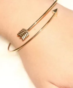 Dainty Gold Arrow Bracelet