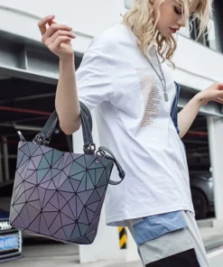 Appealing Luminous Holographic Purse For Everyday Carrying