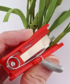 Multi-Use Thumb Knife For Fruits & Vegetable Harvesting