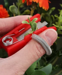 Multi-Use Thumb Knife For Fruits & Vegetable Harvesting