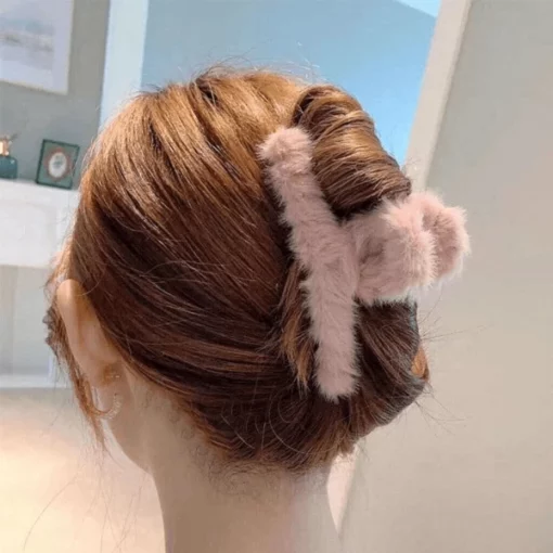 Elegant Faux Fur Plush Hair Claw