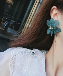 Acrylic Flower Earrings For Earthy Vibes